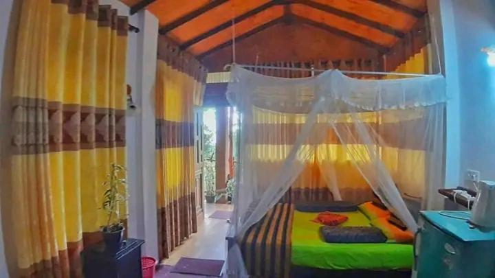 Mid Scenery Home Stay Ella Bilik gambar